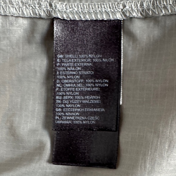 The North Face Men's Silver Windbreaker Jacket - Picture 6 of 10